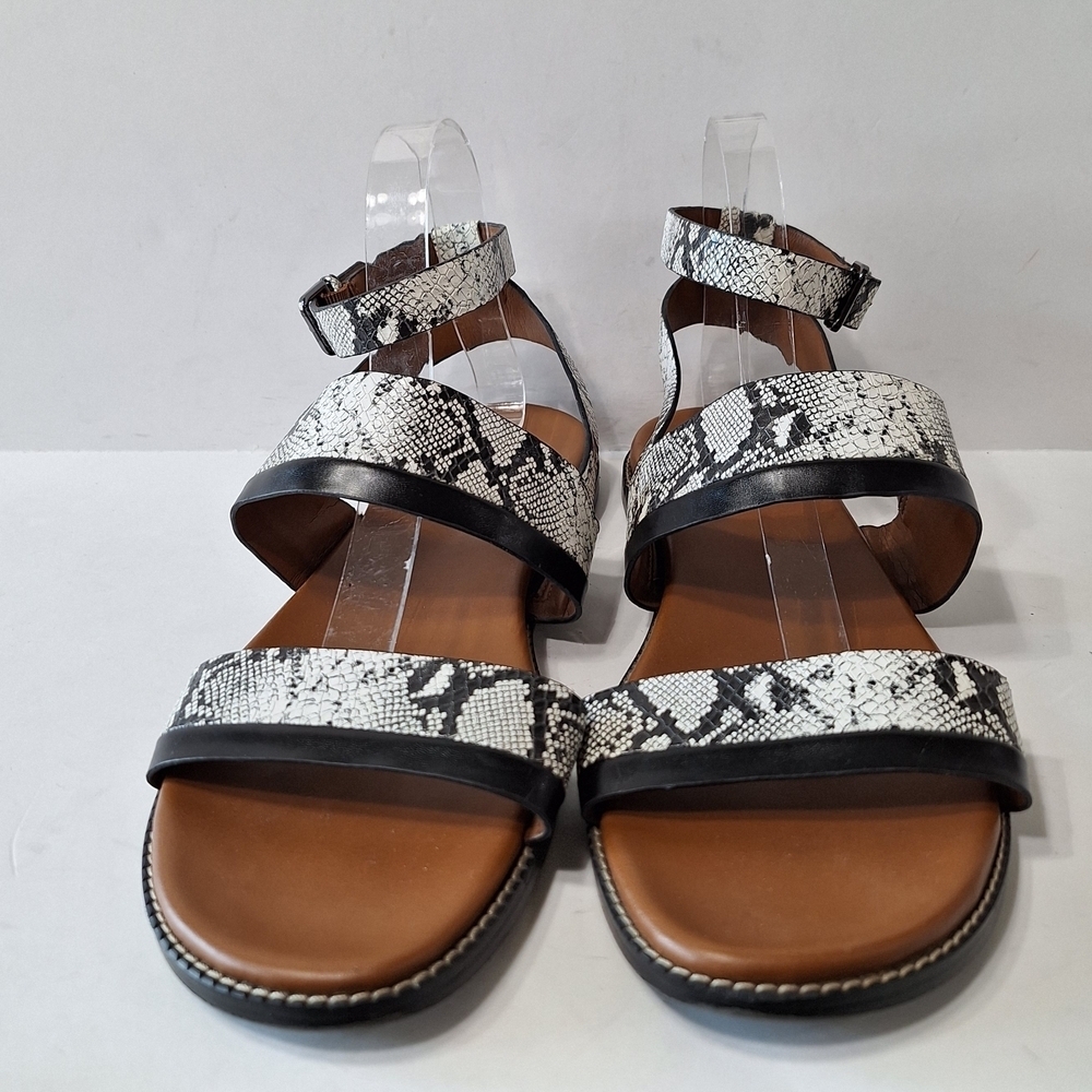 Naturalizer White Brown Kelsie Snake Print Leather Mobwife Buckle Sandals Sz 11